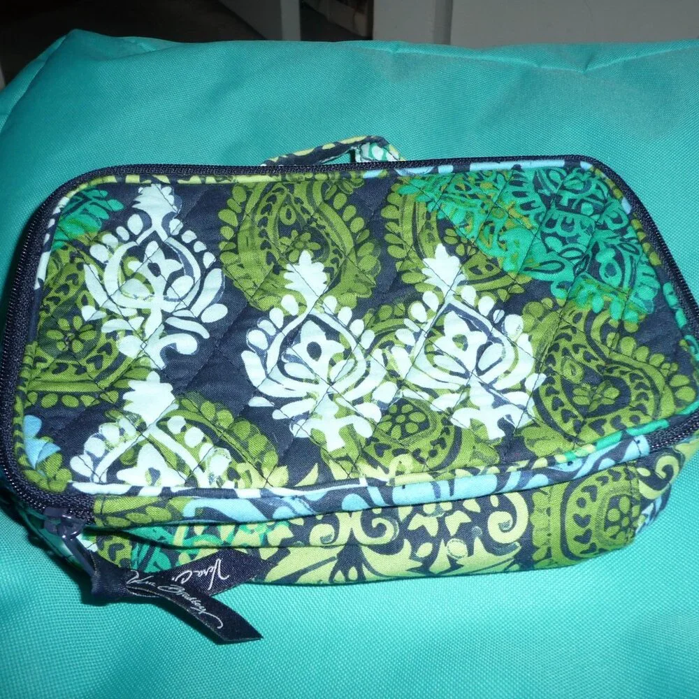 Makeup Bag - Picture 2 of 4